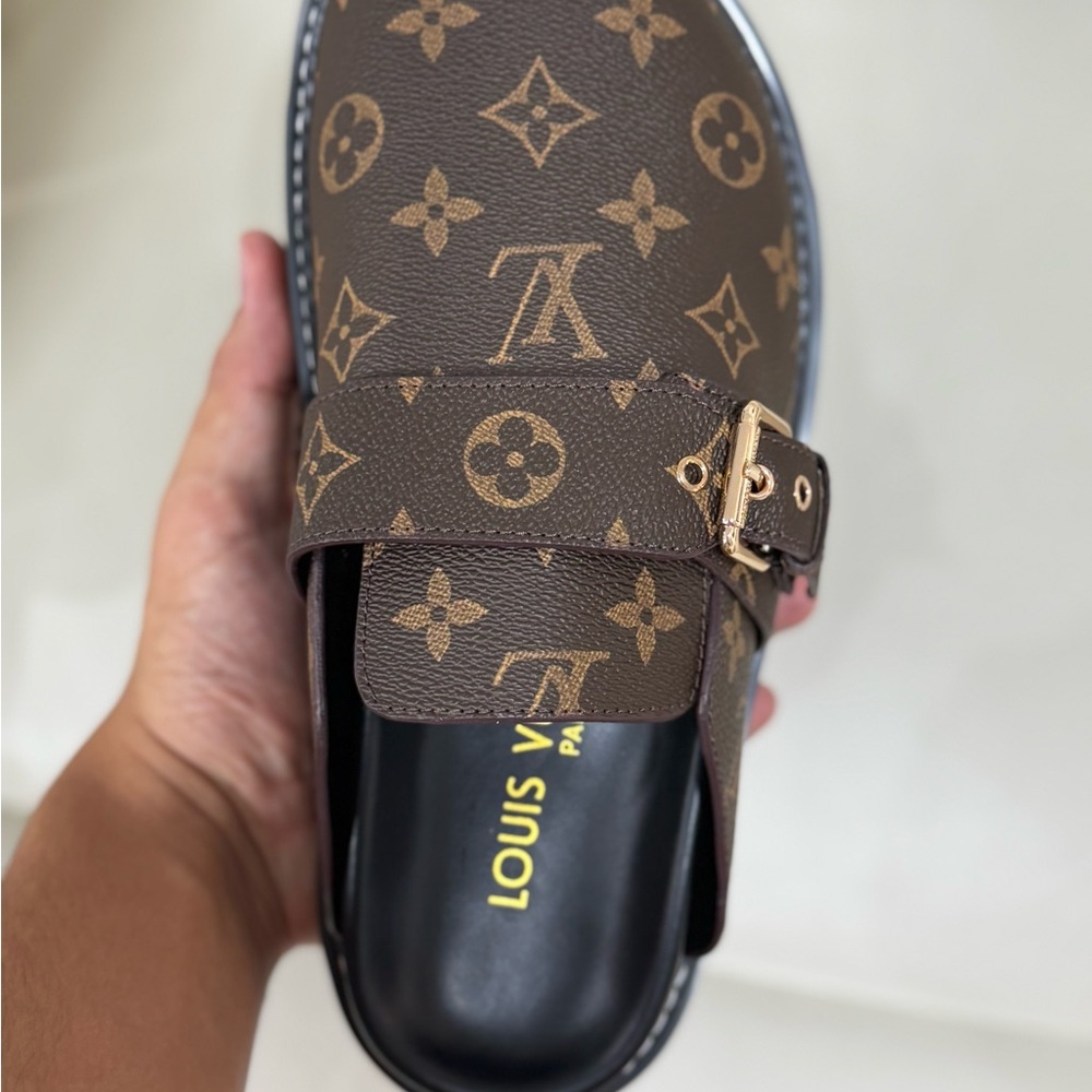 Louis Vuitton Black and Brown Monogram Men's Sandals - Picture 5 of 5